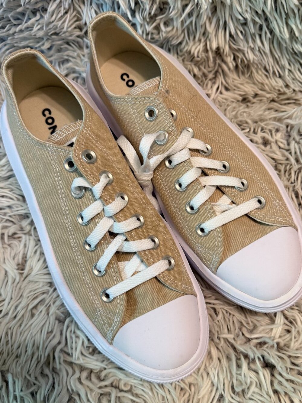 NWOT Converse Platform Sneakers Tan White Size 8.5